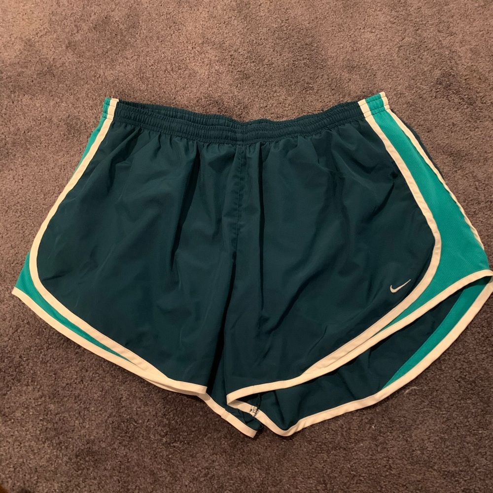 2x Nike Tempo Shorts